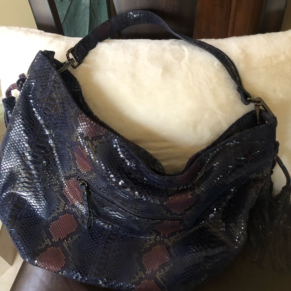 💙 SR2’s Faux Python Slouchy Tasseled Zippered Hobo Bag - Picture 2 of 12